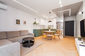 Deluxe Apartment | 1 bedroom, iron/ironing board, free WiFi - Doki Oliwkowy by Grand Apartments (Gdansk)