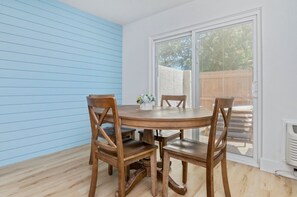 Dining - Sunny Haven #621: 1BR Townhome in Fort Walton (Fort Walton Beach)