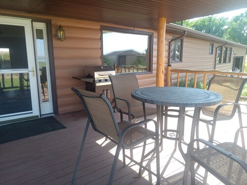 Charming 3-bedroom house with WiFi, AC and  70 mile View of Wind River Mountains