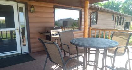 Charming 3-bedroom house with WiFi, AC and 70 mile View of Wind River Mountains