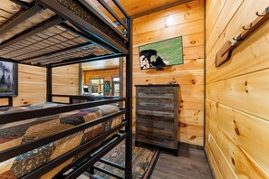 5 habitaciones, tabla de planchar con plancha y wifi gratis