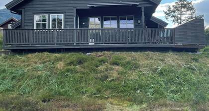 Lovely,modern and well equipped home in nature, ready for hiking in Seljestad.