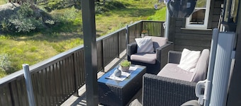 Lovely and well equipped home with outdoor BBQ, ready for hiking in Seljestad.