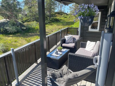 Lovely and well equipped home with outdoor BBQ, ready for hiking in Seljestad.