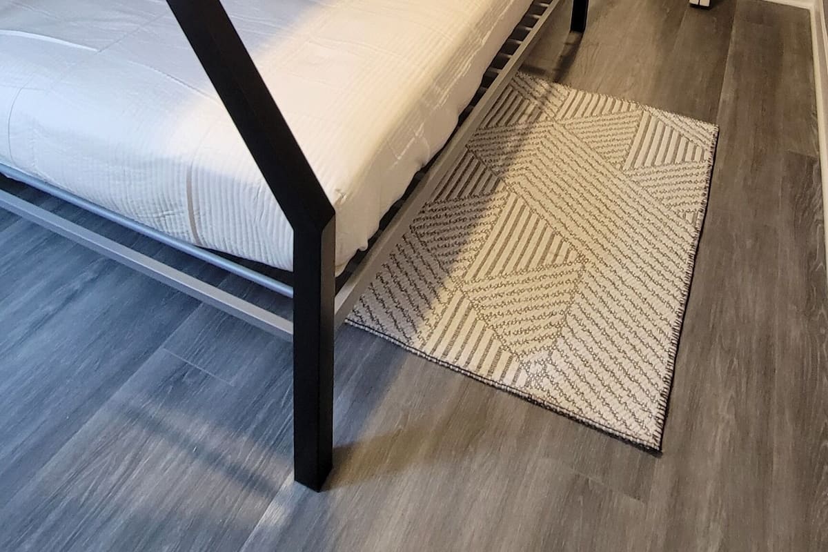 1 slaapkamer, een strijkplank/strijkijzer, gratis wifi, beddengoed