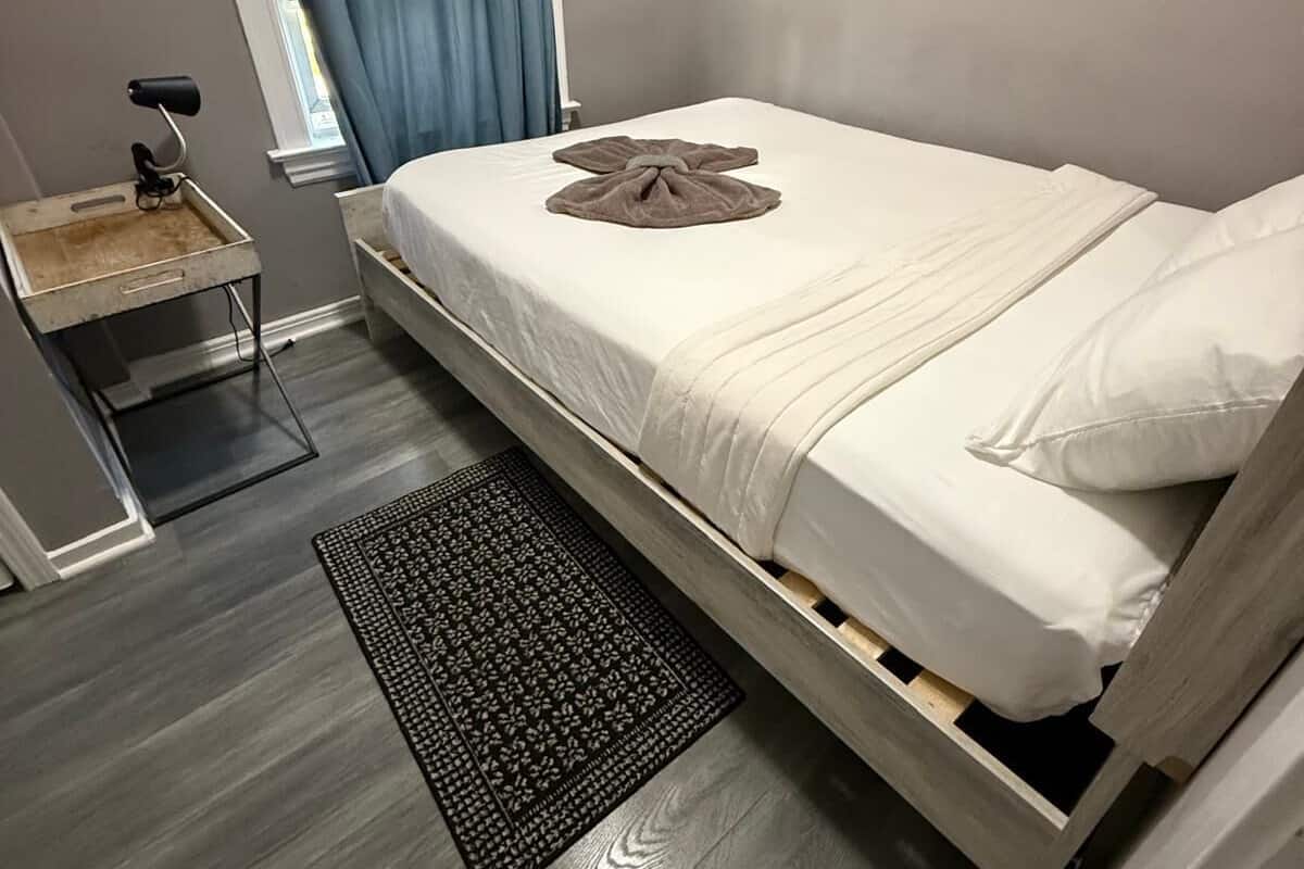 City Double Room | Iron/ironing board, free WiFi, bed sheets