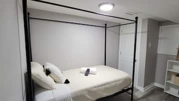 1 bedroom, iron/ironing board, free WiFi, bed sheets