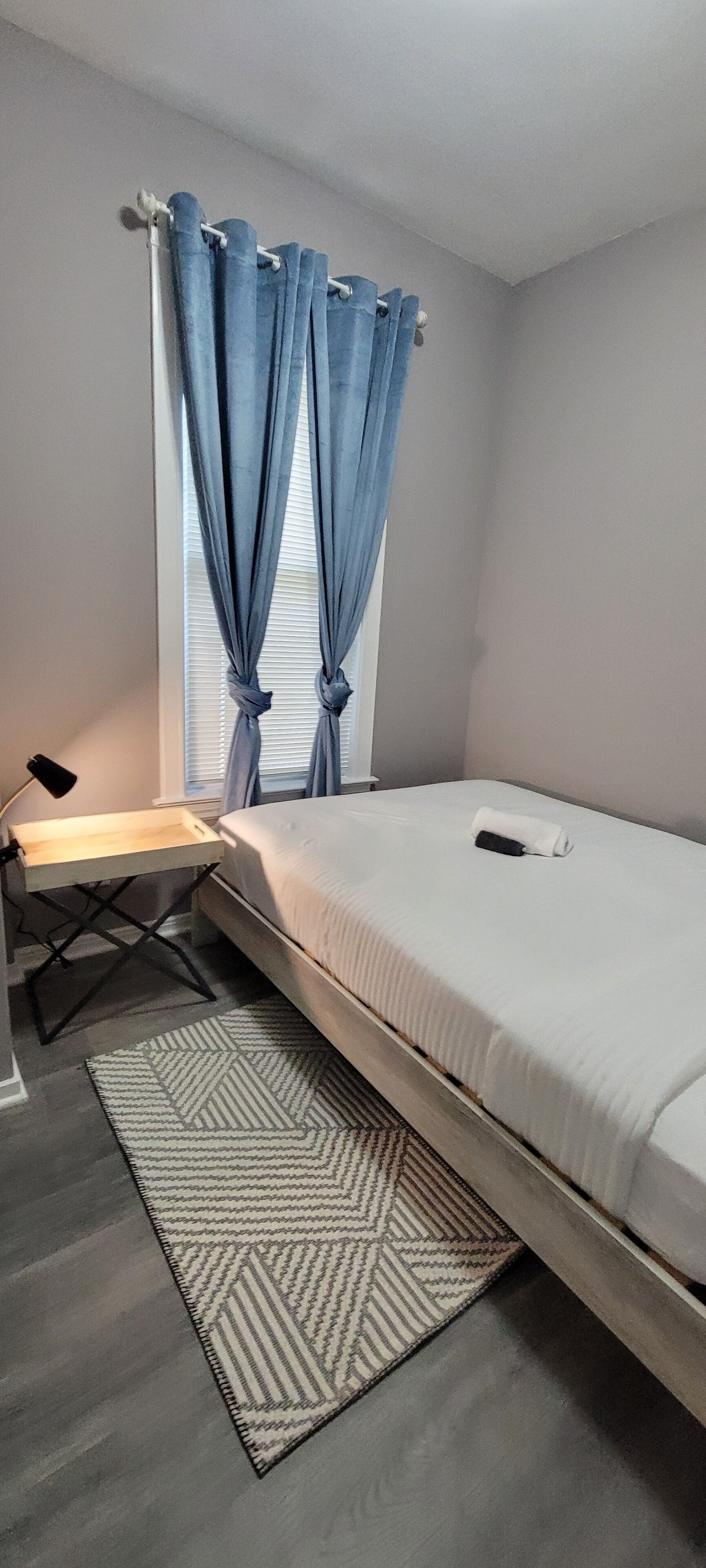 Iron/ironing board, free WiFi, bed sheets