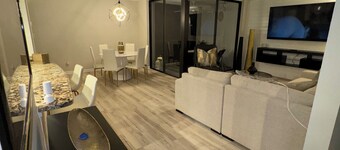 Delray Racquet Club, Modern Updated Condo! 2-Bedroom, 2 Bath 2 miles to beach 