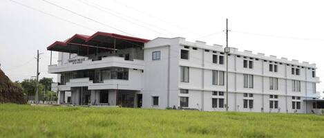 Fachada de la propiedad