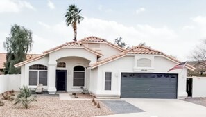 Exterior - New! Peaceful, clean, heated pool, lake 2 blocks, outdoor bed swing

 (Goodyear)