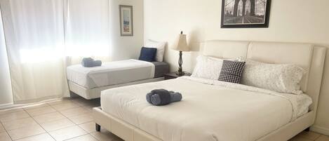 5 habitaciones, tabla de planchar con plancha, wifi y ropa de cama