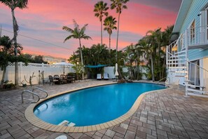 House, Multiple Beds (It's Beachin') | Pool