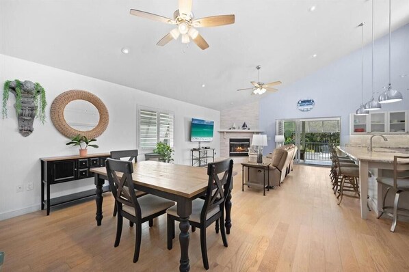 House, Multiple Beds (It's Beachin') | Interior