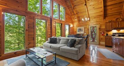 Discover Serenity at Hidden Ridge, Hot Tub, Satellite TV, firepit.