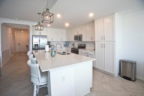 Fridge, microwave, oven, stovetop - Beautiful Condo with Resort-Style Amenities and Golf Option at Babcock National (Punta Gorda)