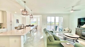 Smart TV - Beautiful Condo with Resort-Style Amenities and Golf Option at Babcock National (Punta Gorda)