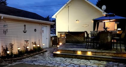Welcome to North Beach Bungalow!
Steps to the Beach, Minutes to Everything!