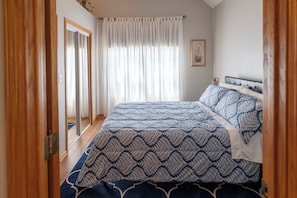 2 Schlafzimmer, Schreibtisch, Bügeleisen/Bügelbrett, kostenloses WLAN