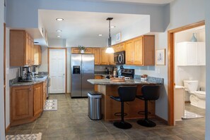 Fridge, microwave, oven, stovetop - Welcome to North Beach Bungalow!
Steps to the Beach, Minutes to Everything! (Racine)