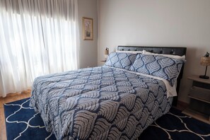 2 bedrooms, desk, iron/ironing board, free WiFi