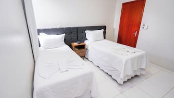 Tomannsrom – basic, 2 enkeltsenger | 1 soverom og wi-fi (inkludert)