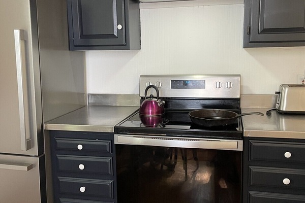 Frigorífic, microones, forn i placa de cuina