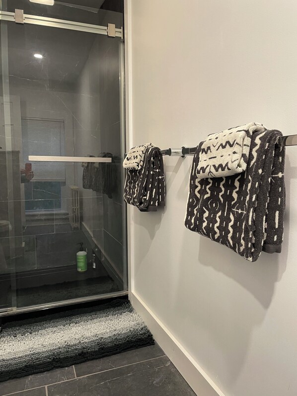 Interior - Amazing  2-bedroom apartment sunny and quiet in Great Barrington  (Great Barrington)