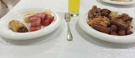 朝食