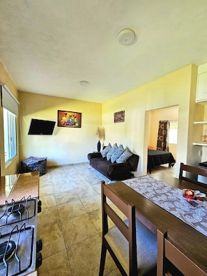 8 bedrooms - Hotel Tamarindos (Tetecalita)