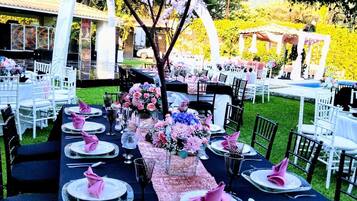 Área para banquetes al aire libre