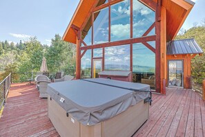 Outdoor dining - Wasatch Getaway Near Park City (Summit County)