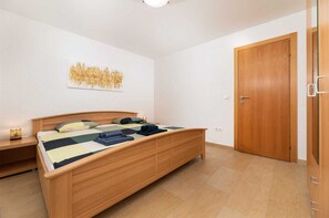 Free WiFi, bed sheets - Room Cube with kitchen use (Njivice)