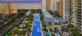 DECEMBER AVAILABILITY 12/3~12/6...3 Bedroom Villa..Island side!!