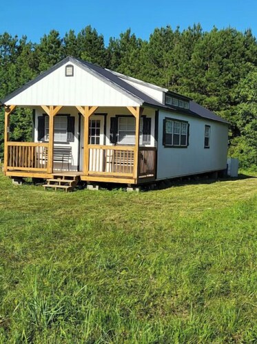 Peaceful and Private Cabin with fun activities for family & friends on 25 Acres