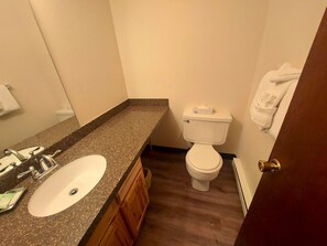 Shower, hair dryer, towels, soap - Entire 3-Bed. 8-Person Winter Park Condo With Hot Tub & Amazing Location (Winter Park)