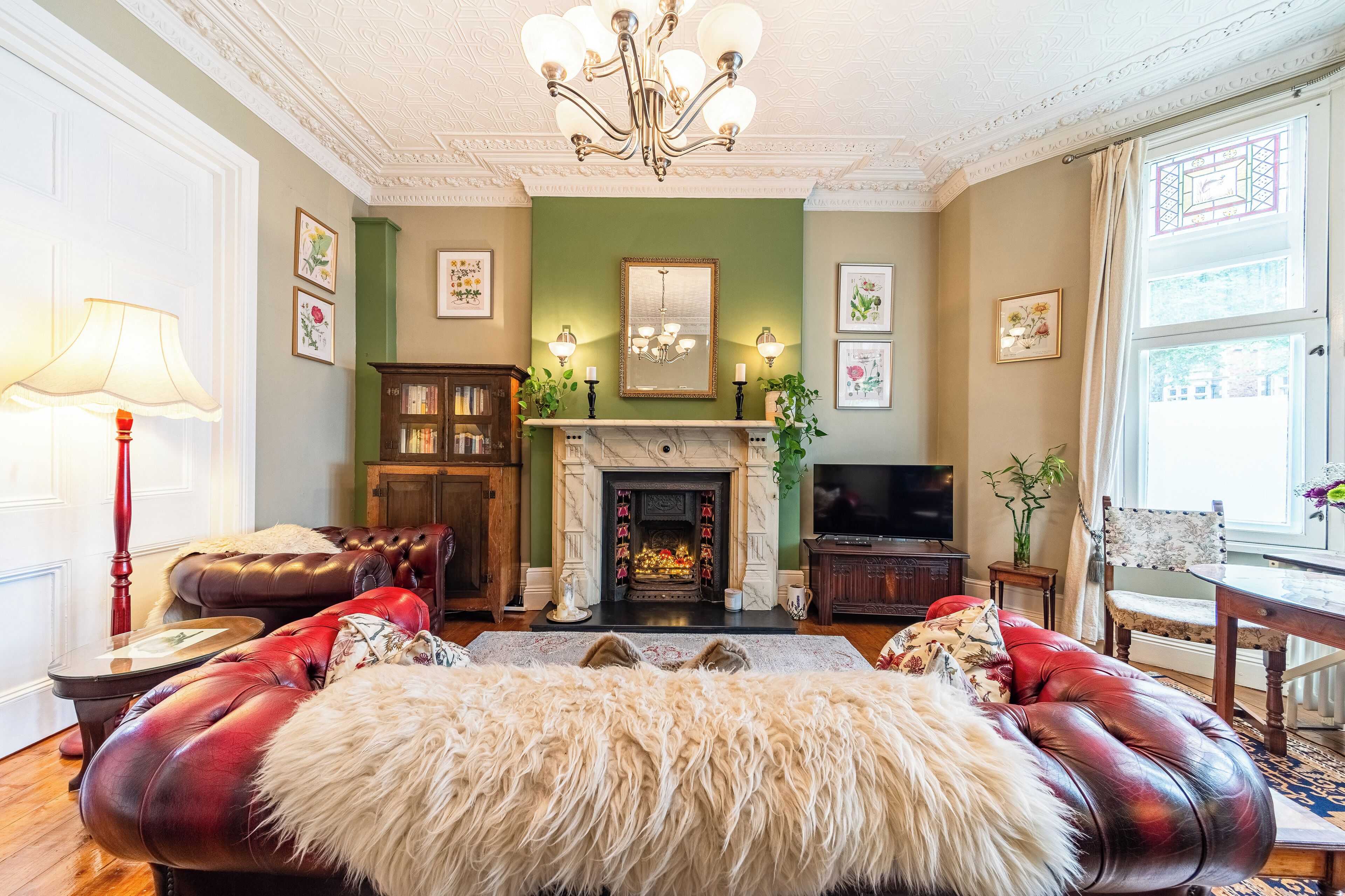 55-inch Smart TV with digital channels, Netflix, Hulu