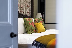 Luksus-studiosuite | Individuelt dekorert, individuelt innredet og blendingsgardiner