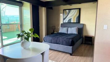 1 bedroom, desk, iron/ironing board, free WiFi