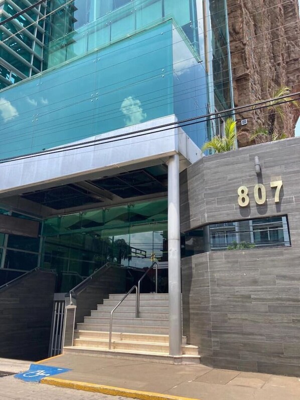 Exterior detail - Experience Luxury at Mr. Herold Homes (Mexico City)