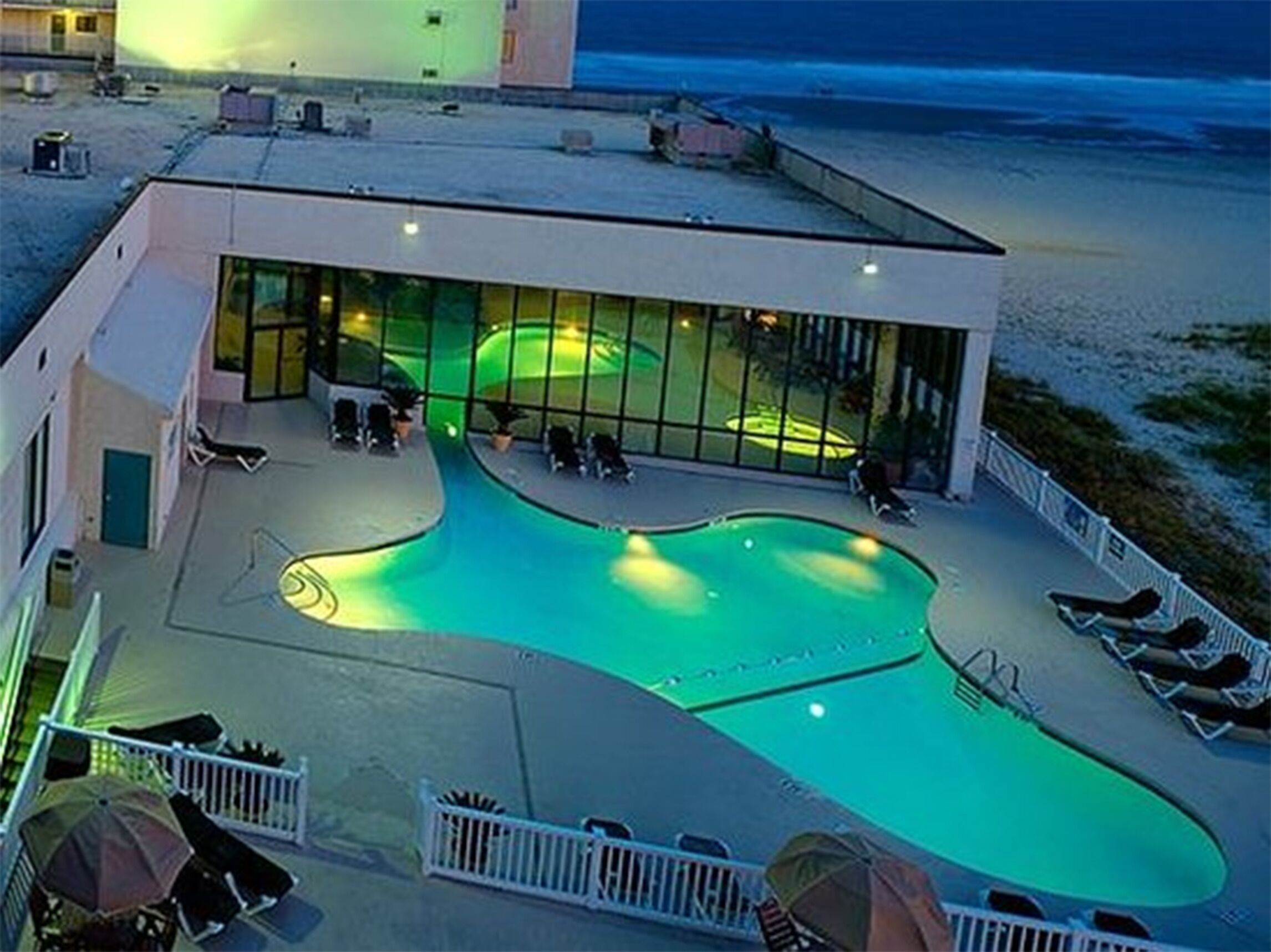 Innenpool, Außenpool