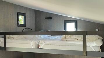 TinyHousebeiDresden Häuschen bis 7 Personen, Kaminofen, große Terrasse - Nähe Sächsische Schweiz | 1 bedroom, in-room safe, individually decorated, individually furnished