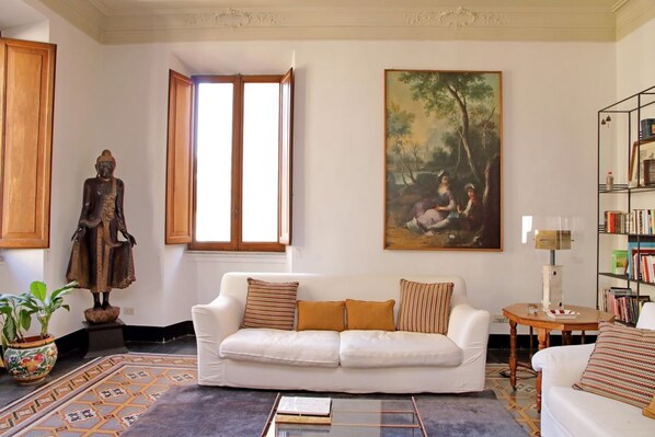 Smart TV - Monti - Near the Colosseum, stunning apartment for 6 in the heart of the city (Roma)