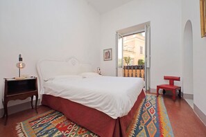 2 bedrooms, free WiFi, bed sheets - Monti - Near the Colosseum, stunning apartment for 6 in the heart of the city (Roma)