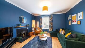 Télévision, cheminée