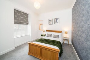 2 bedrooms, WiFi - Barclay, Stonehaven Seaside Home (Aberdeenshire)