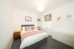 2 bedrooms, WiFi - Barclay, Stonehaven Seaside Home (Aberdeenshire)