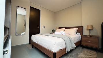 1 slaapkamer, een kluis op de kamer, verduisterende gordijnen