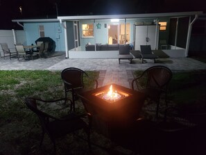 Outdoor dining - Effortless City Stay in Sarasota
(Sarasota)