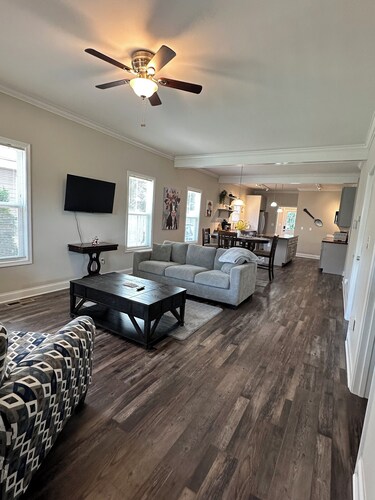 Grace Delani Getaway. Charming 3 bedroom home located in Gastonia, NC.